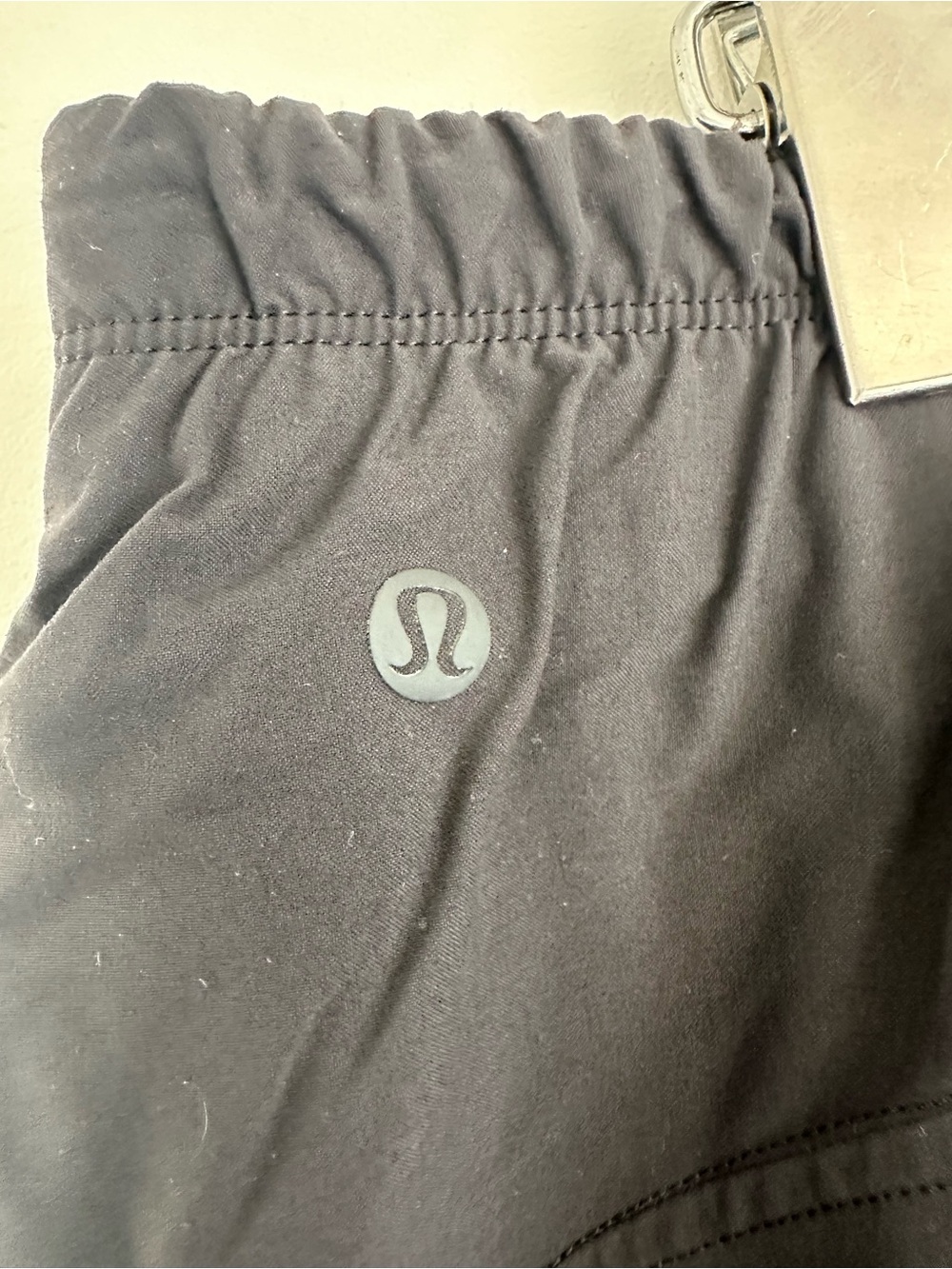 Lululemon Lightweight Mid-Rise Barrel-Leg Cropped Pant Black Size 14 - Picture 7 of 12